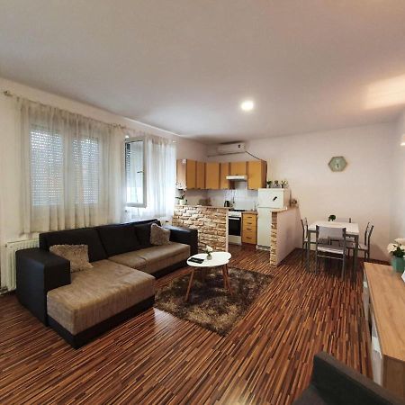 Apartment Laura & Lucija Осієк Екстер'єр фото